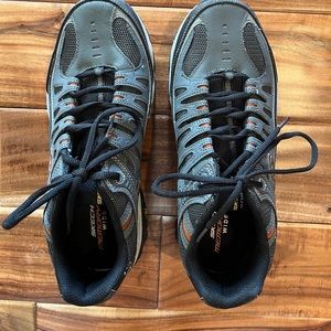 NEW! NEVER WORN! Men’s Size 10W Skechers Sport With Memory Foam
